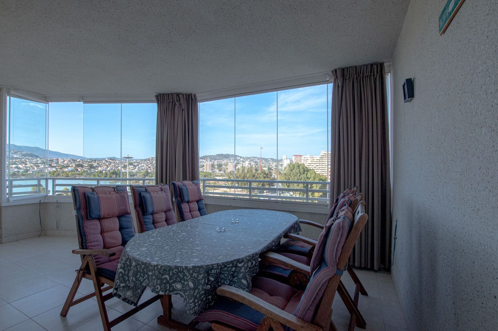 2 sovrum Lägenhet att hyra i Calpe / Calp med pool garage - 1 800 € (Ref: 9388303)