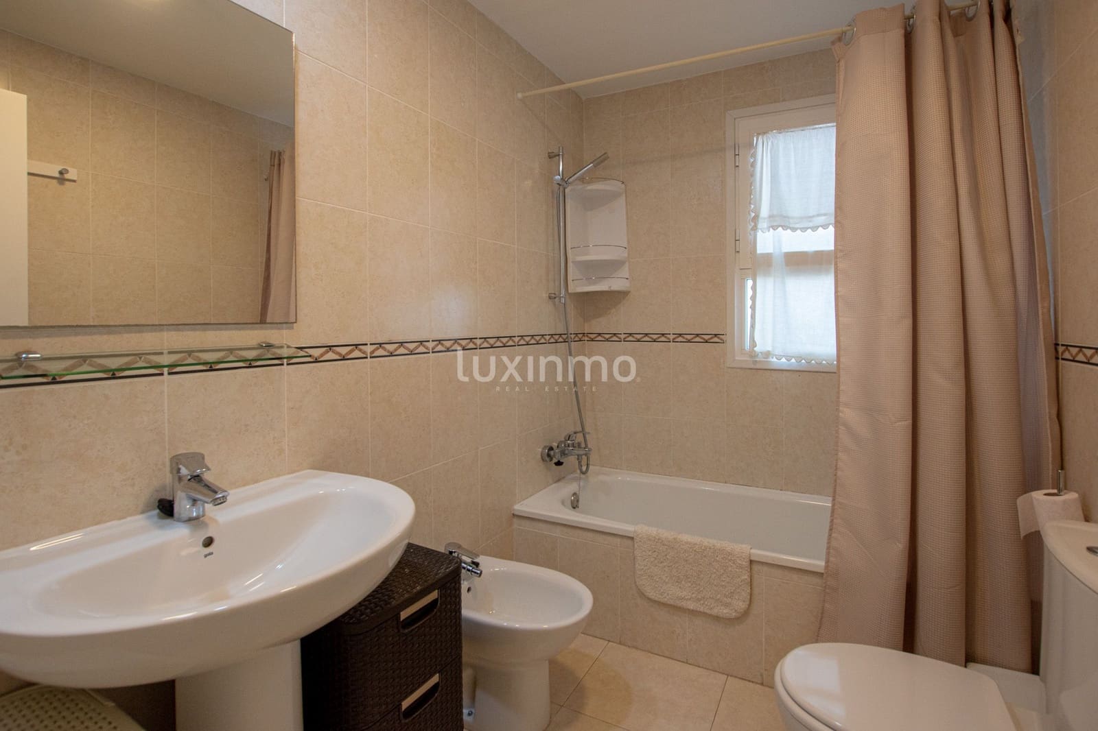 2 sovrum Lägenhet att hyra i Calpe / Calp med pool garage - 1 800 € (Ref: 9388303)