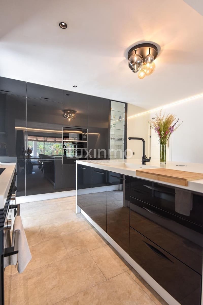 4 makuuhuone Huvila vuokrattavana paikassa San Jose / Sant Josep de Sa Talaia mukana uima-altaan 
autotalli - 10 000 € (Ref: 9396585)