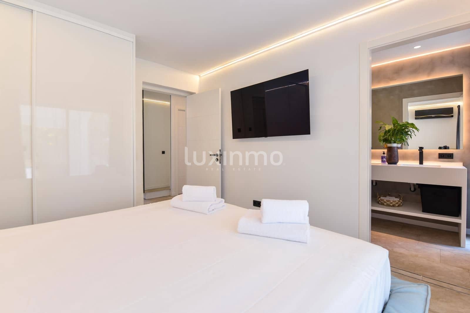 4 makuuhuone Huvila vuokrattavana paikassa San Jose / Sant Josep de Sa Talaia mukana uima-altaan 
autotalli - 10 000 € (Ref: 9396585)