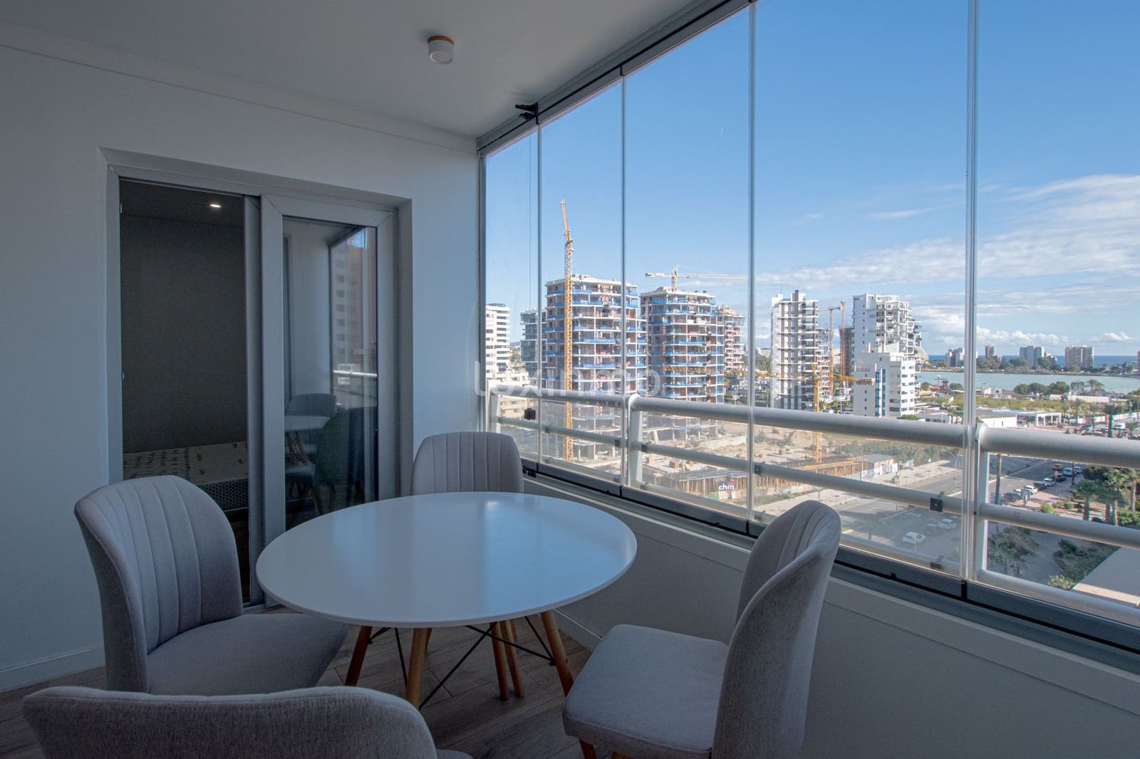 2 sovrum Lägenhet att hyra i Calpe / Calp med pool - 1 400 € (Ref: 9402693)