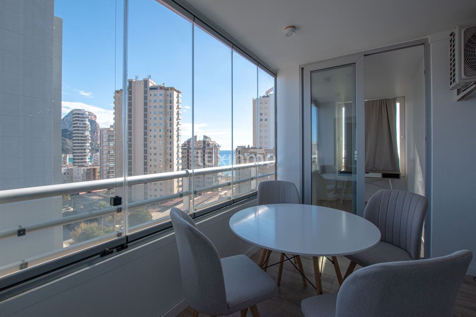 2 sovrum Lägenhet att hyra i Calpe / Calp med pool - 1 400 € (Ref: 9402693)