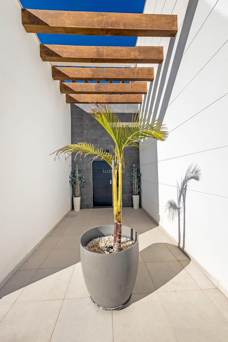 3 soverom Villa til leie i Finestrat med svømmebasseng garasje - € 4 500 (Ref: 9402694)