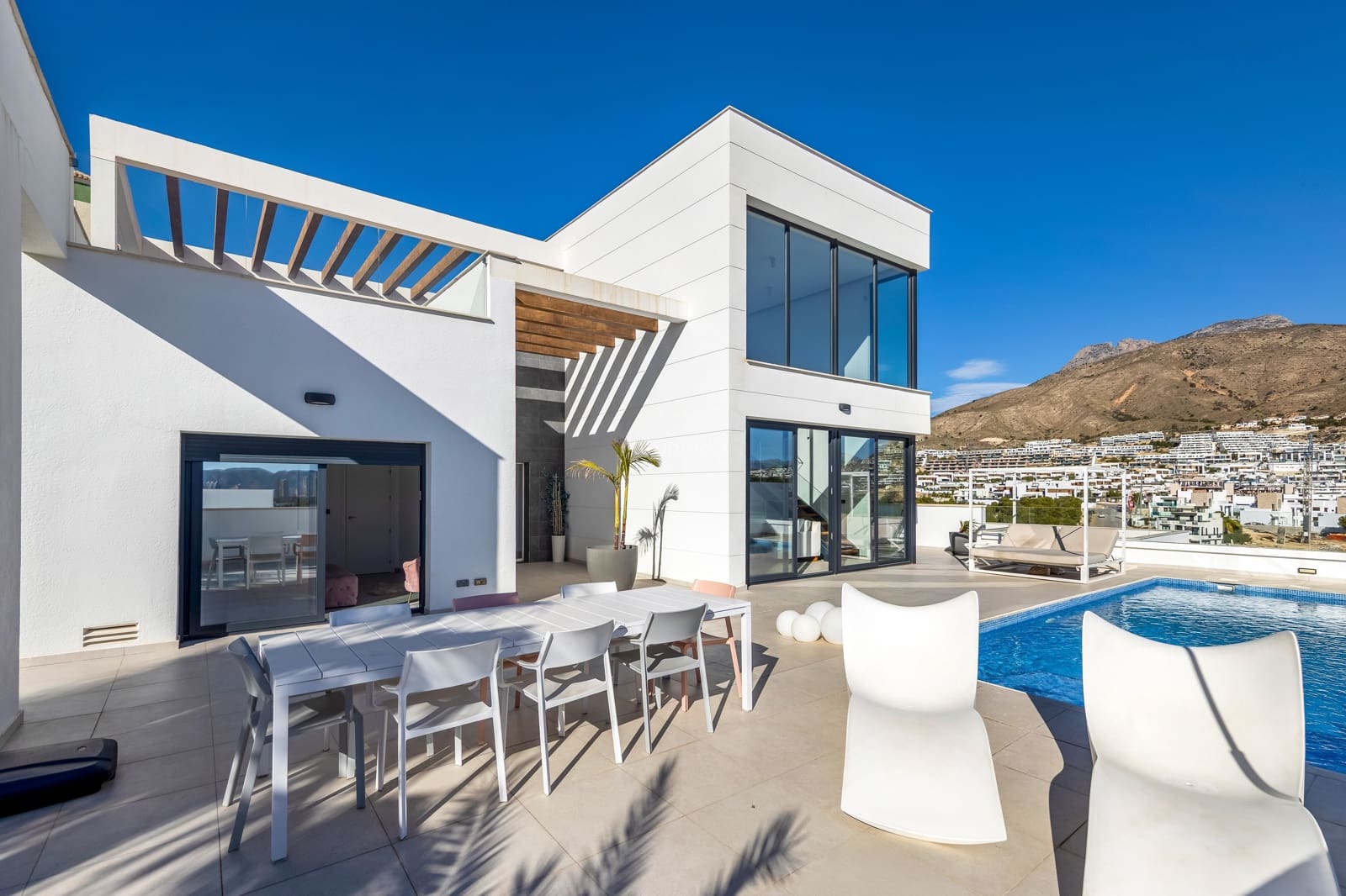 3 soverom Villa til leie i Finestrat med svømmebasseng garasje - € 4 500 (Ref: 9402694)