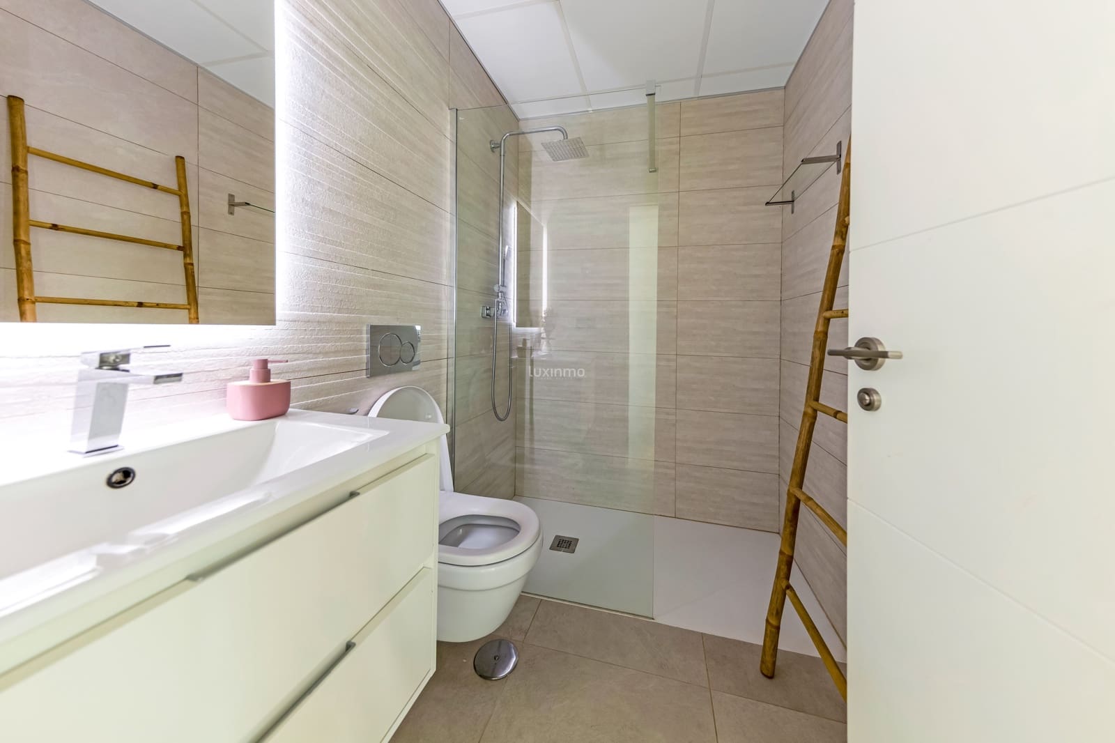 3 soverom Villa til leie i Finestrat med svømmebasseng garasje - € 4 500 (Ref: 9402694)