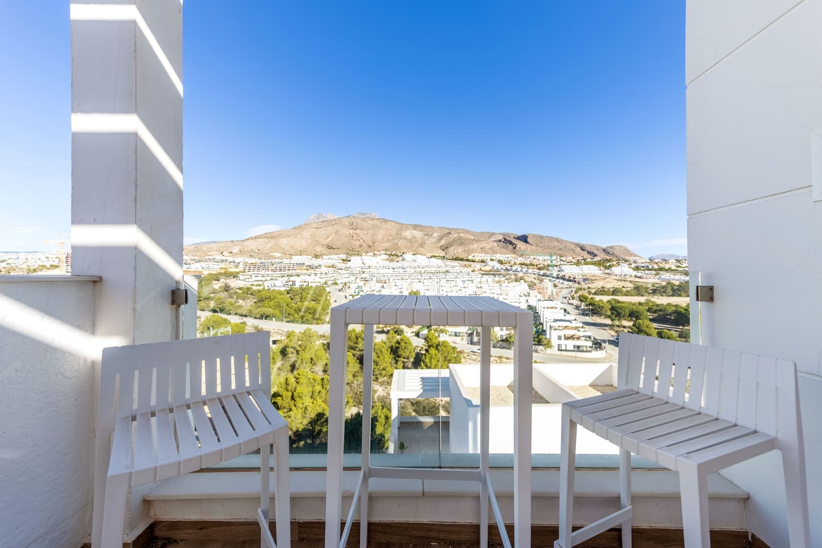 3 soverom Villa til leie i Finestrat med svømmebasseng garasje - € 4 500 (Ref: 9402694)