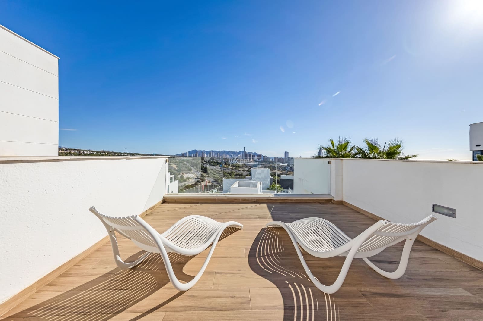 3 soverom Villa til leie i Finestrat med svømmebasseng garasje - € 4 500 (Ref: 9402694)