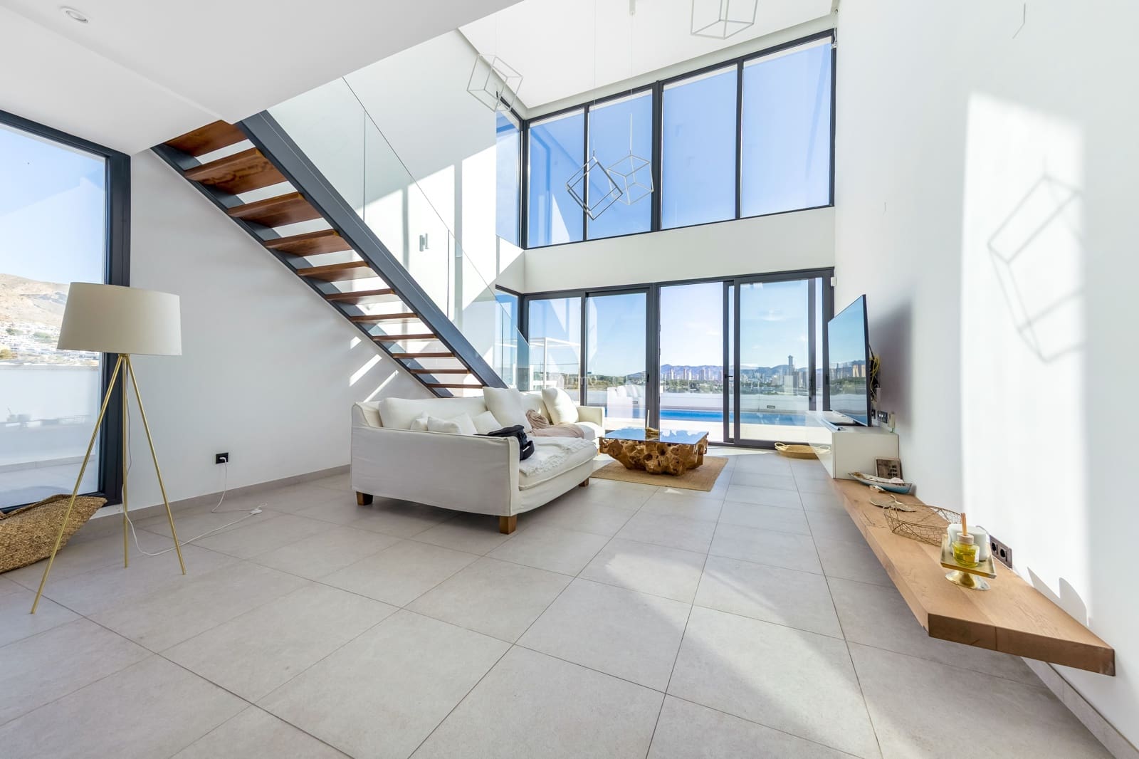 3 soverom Villa til leie i Finestrat med svømmebasseng garasje - € 4 500 (Ref: 9402694)