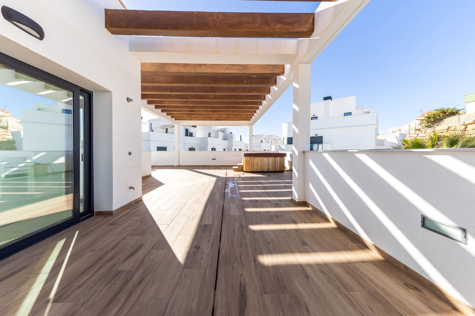 3 soverom Villa til leie i Finestrat med svømmebasseng garasje - € 4 500 (Ref: 9402694)