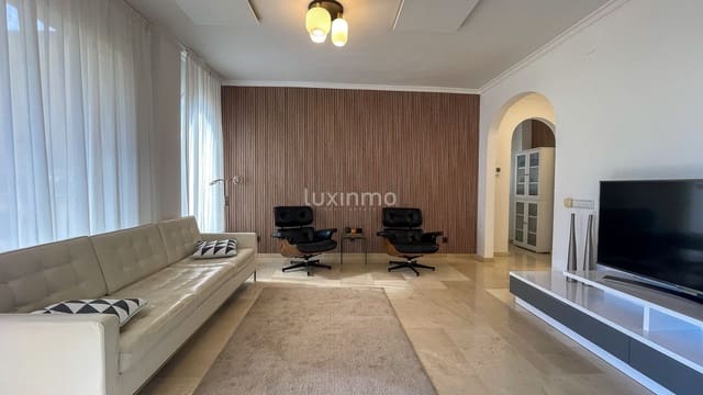 4 bedroom Villa for rent in Altea with pool garage - € 2,500 (Ref: 9405807)