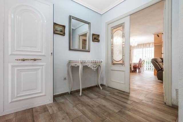 4 bedroom Villa for rent in Benidorm with garage - € 2,000 (Ref: 9414553)