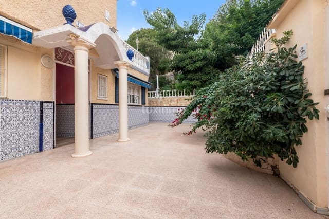 4 bedroom Villa for rent in Benidorm with garage - € 2,000 (Ref: 9414553)