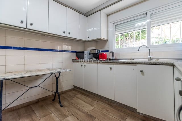 4 bedroom Villa for rent in Benidorm with garage - € 2,000 (Ref: 9414553)