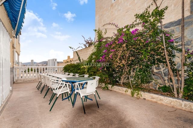 4 bedroom Villa for rent in Benidorm with garage - € 2,000 (Ref: 9414553)