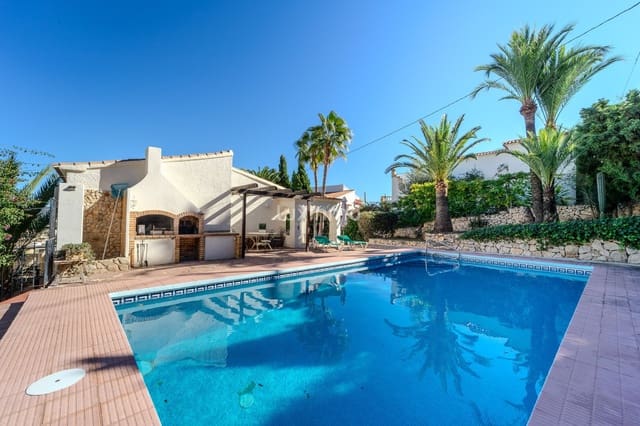 4 sovrum Villa till salu i Calpe / Calp med pool garage - 590 000 € (Ref: 9415641)