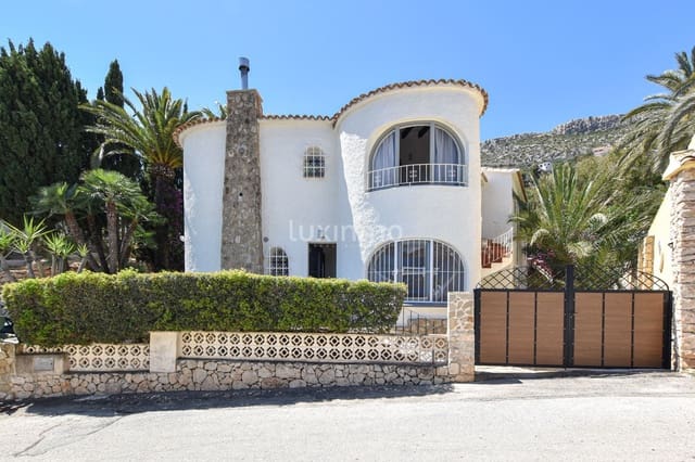 4 sovrum Villa till salu i Calpe / Calp med pool garage - 590 000 € (Ref: 9415641)