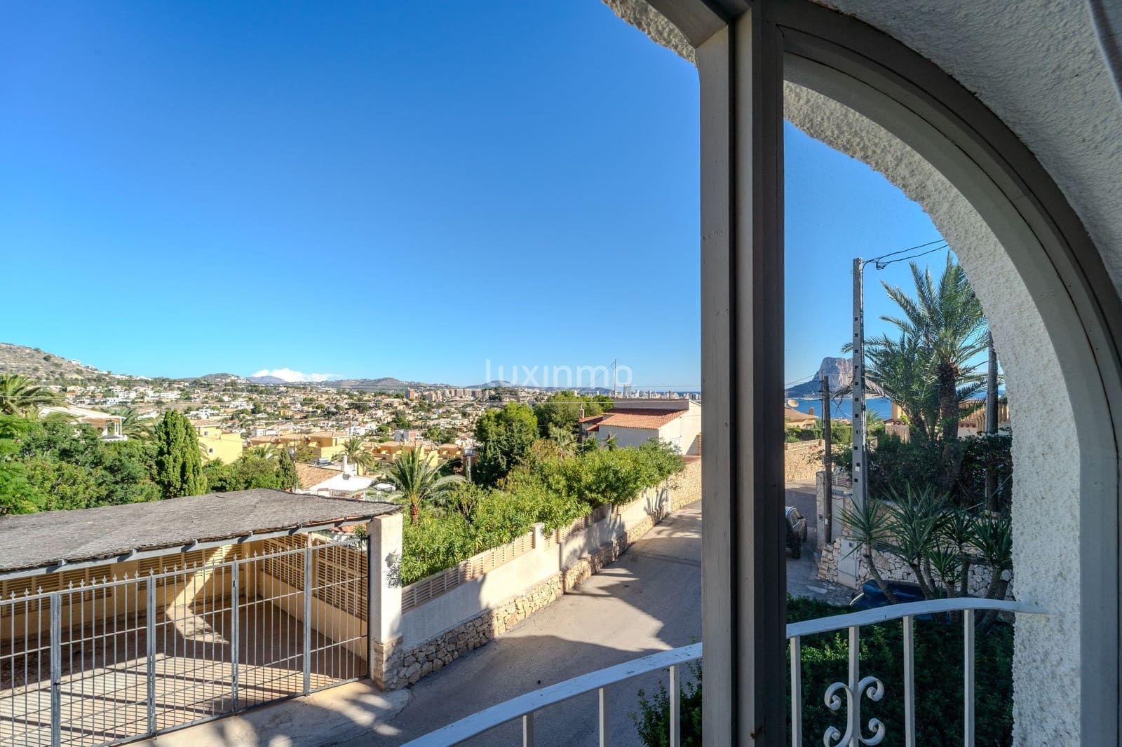 4 sovrum Villa till salu i Calpe / Calp med pool garage - 590 000 € (Ref: 9415641)