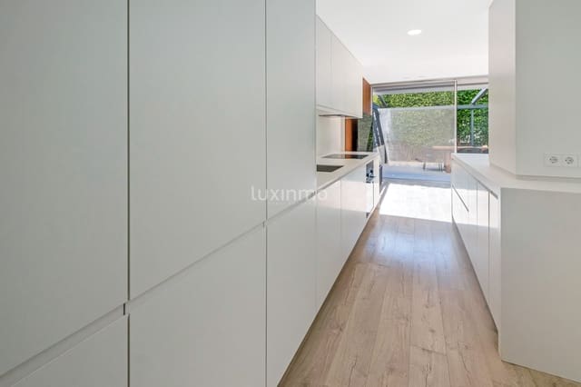 4 soverom Leilighet til salgs i Alicante by med svømmebasseng garasje - € 880 000 (Ref: 9417831)