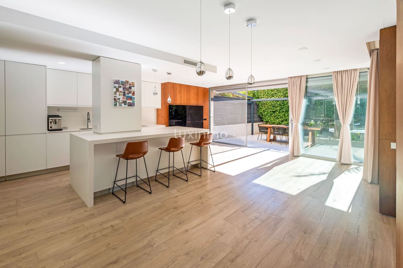 4 soverom Leilighet til salgs i Alicante by med svømmebasseng garasje - € 880 000 (Ref: 9417831)