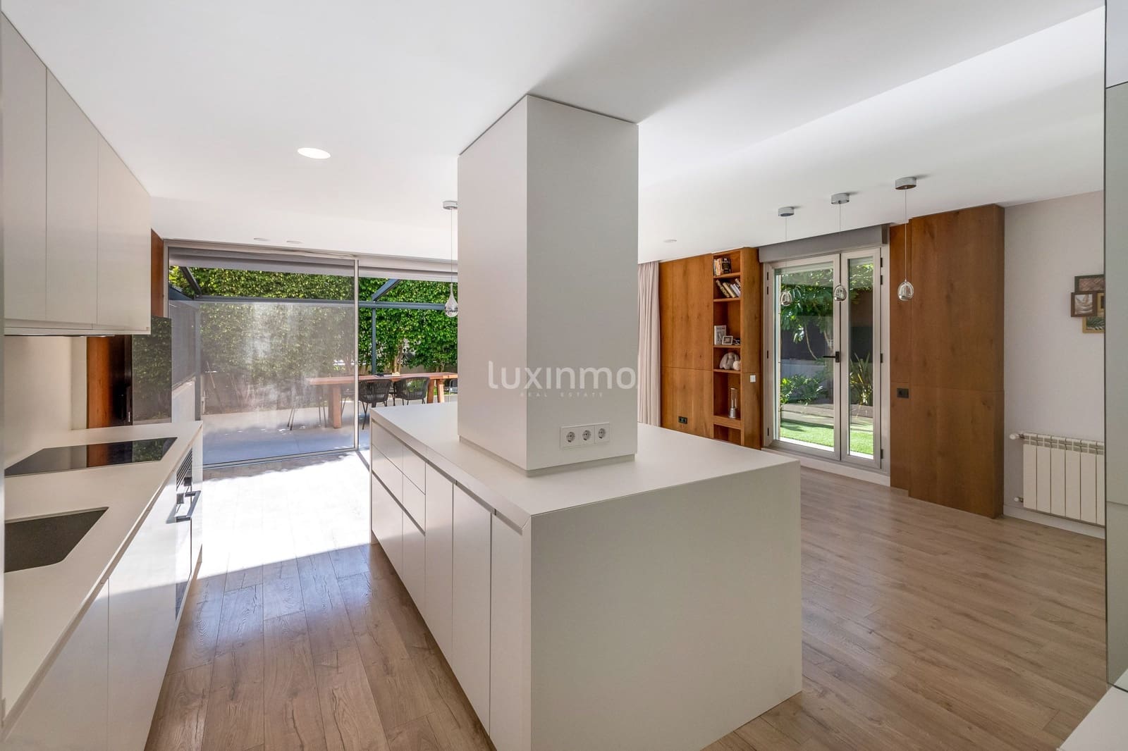 4 soverom Leilighet til salgs i Alicante by med svømmebasseng garasje - € 880 000 (Ref: 9417831)