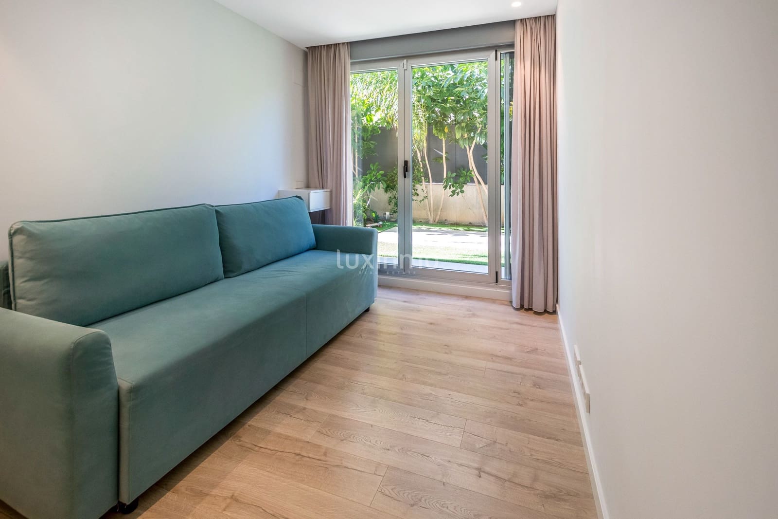 4 soverom Leilighet til salgs i Alicante by med svømmebasseng garasje - € 880 000 (Ref: 9417831)