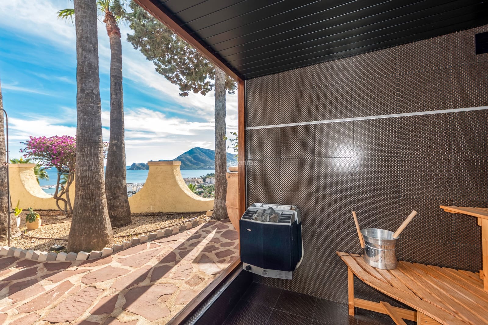 6 bedroom Villa for sale in Altea with pool garage - € 3,700,000 (Ref: 9420609)