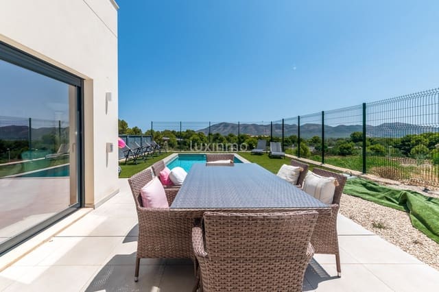 3 soveværelse Villa til leje i Alfaz del Pi / L'Alfàs del Pi med swimmingpool garage - € 2.800 (Ref: 9426540)