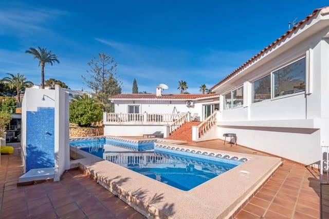 5 slaapkamer Villa te koop in La Nucia met zwembad garage - € 750.000 (Ref: 9429556)