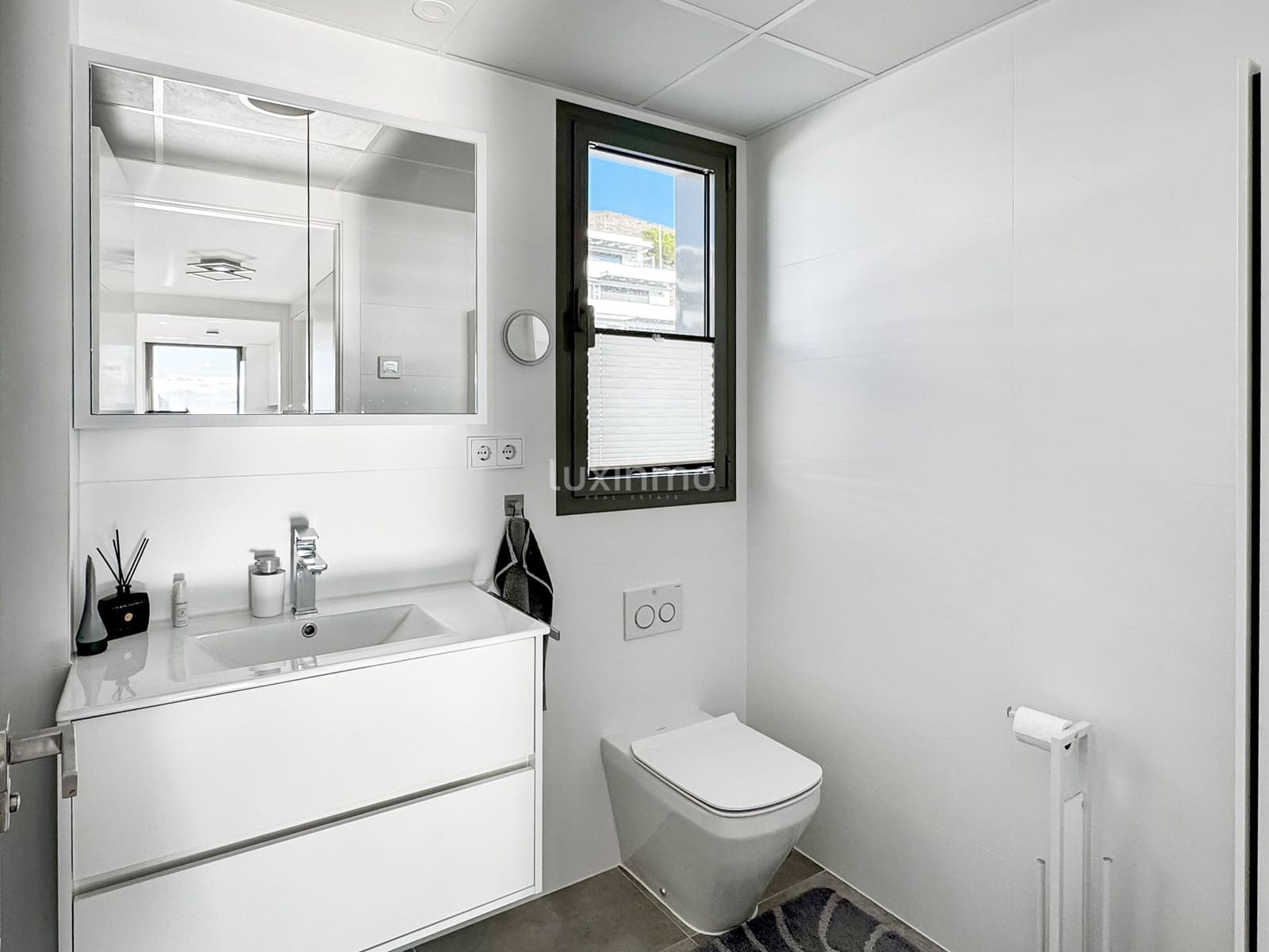 3 bedroom Apartment for rent in Finestrat with pool garage - € 3,000 (Ref: 9432779)