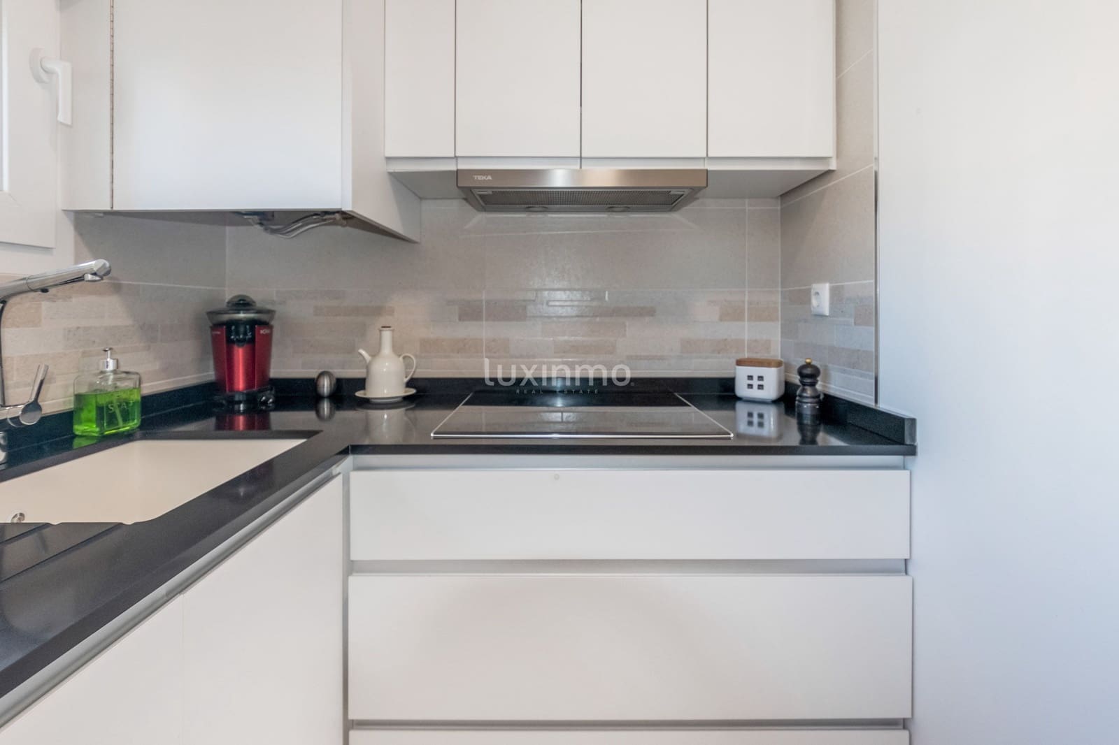 3 soverom Leilighet til salgs i Benidorm med svømmebasseng - € 485 000 (Ref: 9435093)