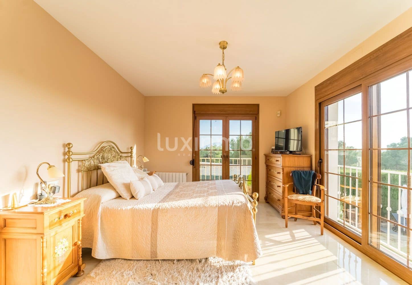 6 soverom Villa til salgs i La Nucia med svømmebasseng garasje - € 840 000 (Ref: 9439430)