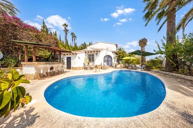 4 soverom Villa til salgs i Moraira, Teulada-Moraira med svømmebasseng garasje - € 895 000 (Ref: 9441707)