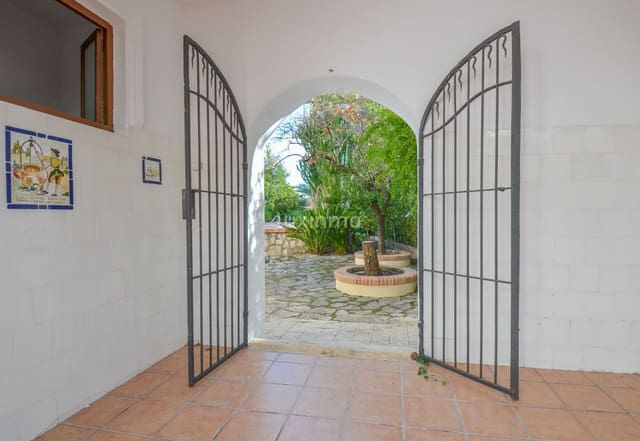 7 sovrum Villa till salu i Pego med pool garage - 995 000 € (Ref: 9445711)