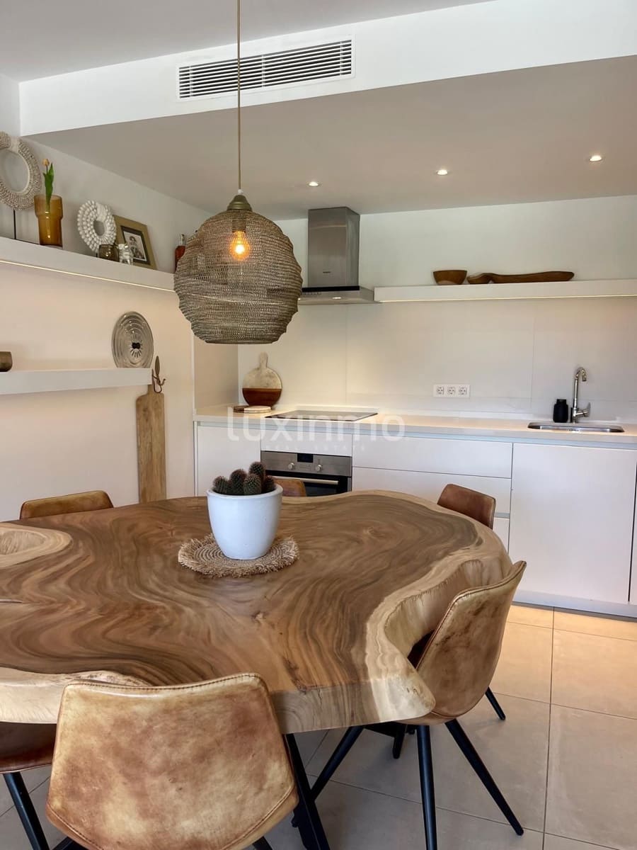 2 soveværelse Lejlighed til salg i San Jose / Sant Josep de Sa Talaia med swimmingpool garage - € 750.000 (Ref: 9448890)