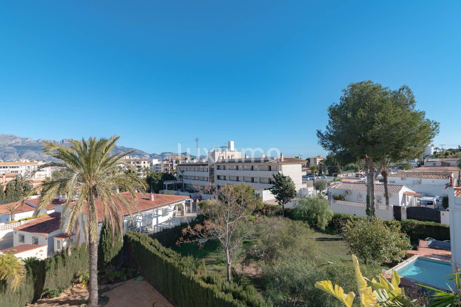 Chalet de 4 habitaciones en Alfaz del Pi / L'Alfàs del Pi en venta con piscina garaje - 950.000 € (Ref: 9448910)