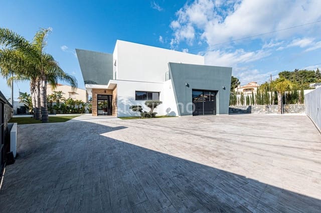 6 soverom Villa til salgs i Calpe / Calp med svømmebasseng garasje - € 950 000 (Ref: 9448913)