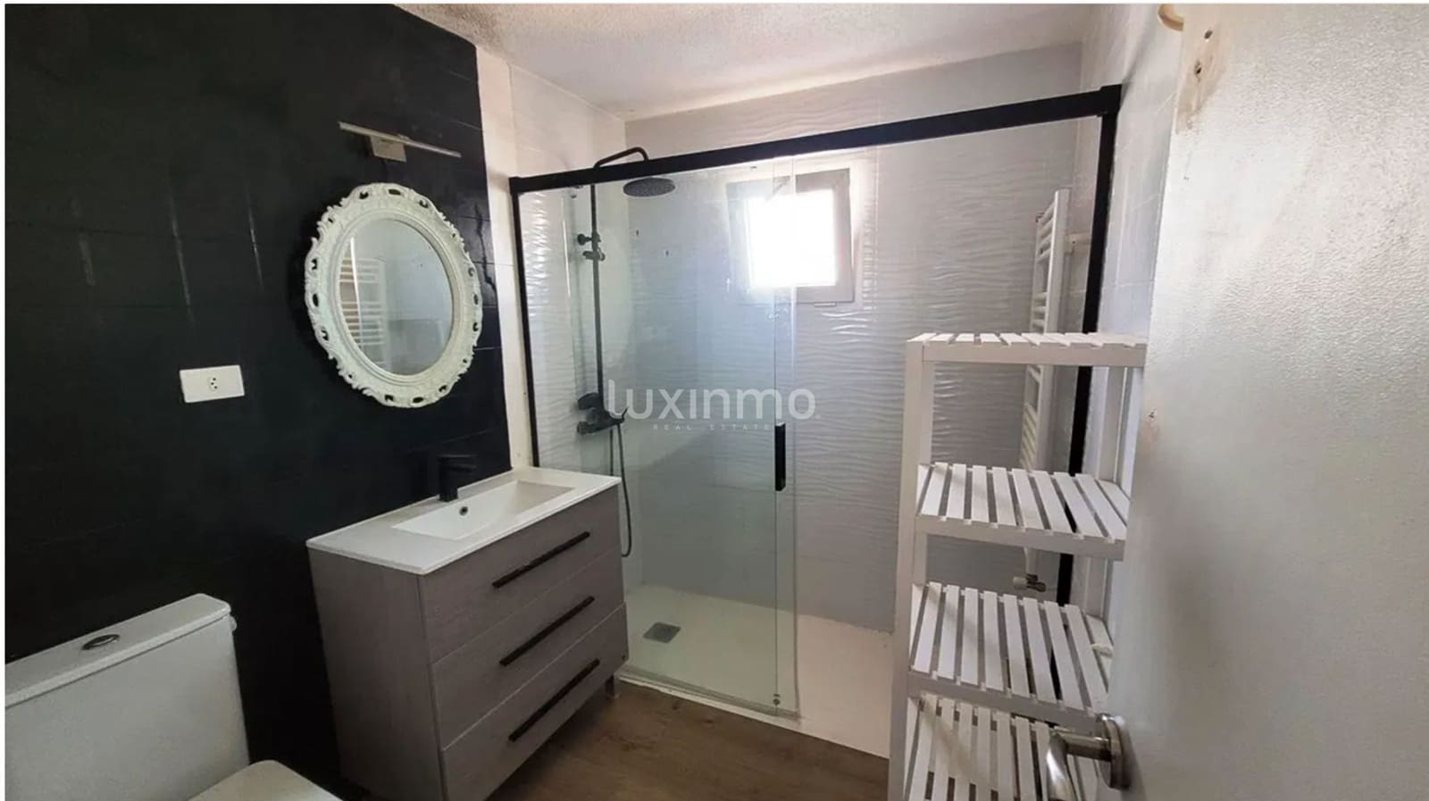 6 bedroom Villa for sale in Alfaz del Pi / L'Alfas del Pi with garage - € 850,000 (Ref: 9450263)