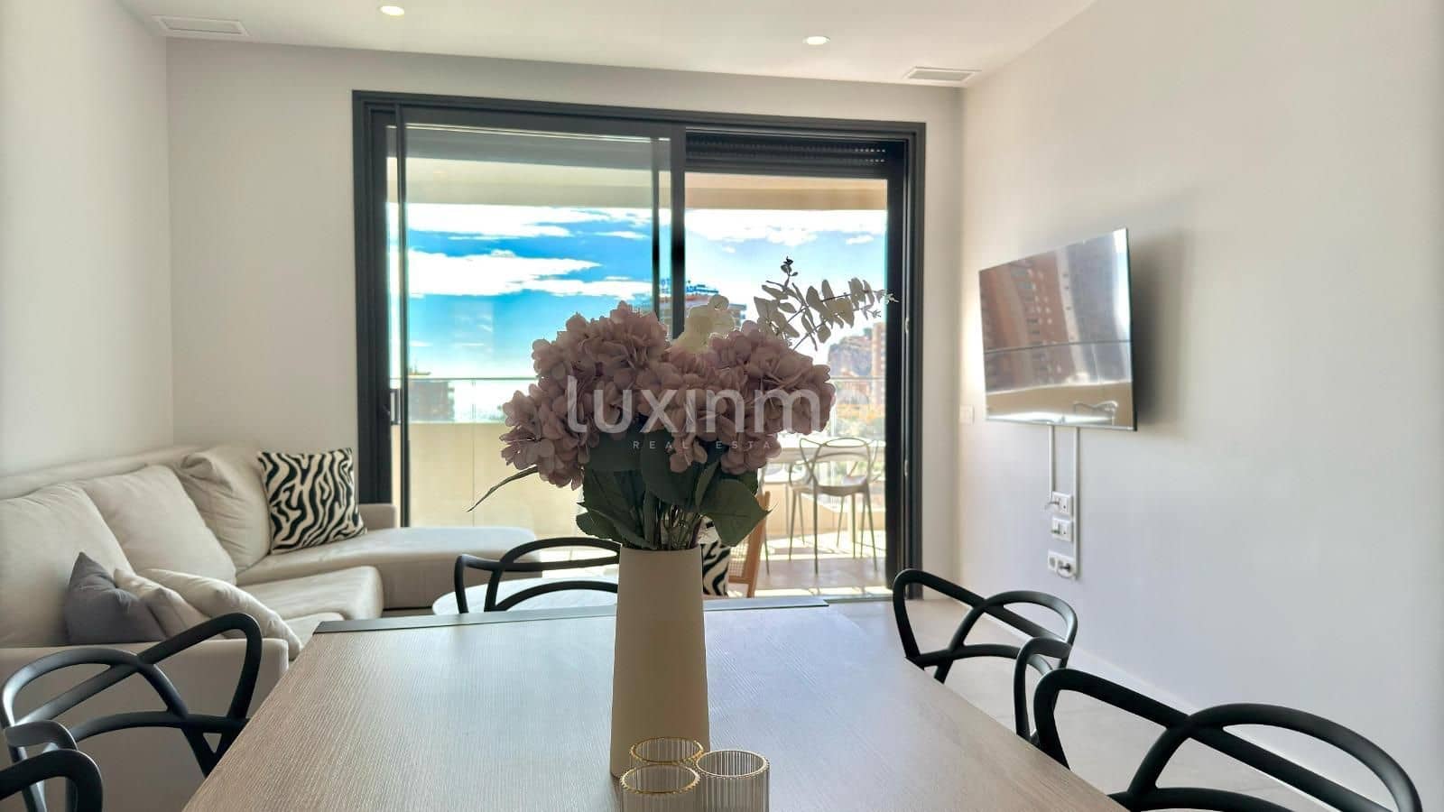 2 slaapkamer Appartement te koop in Benidorm met zwembad garage - € 495.000 (Ref: 9450271)