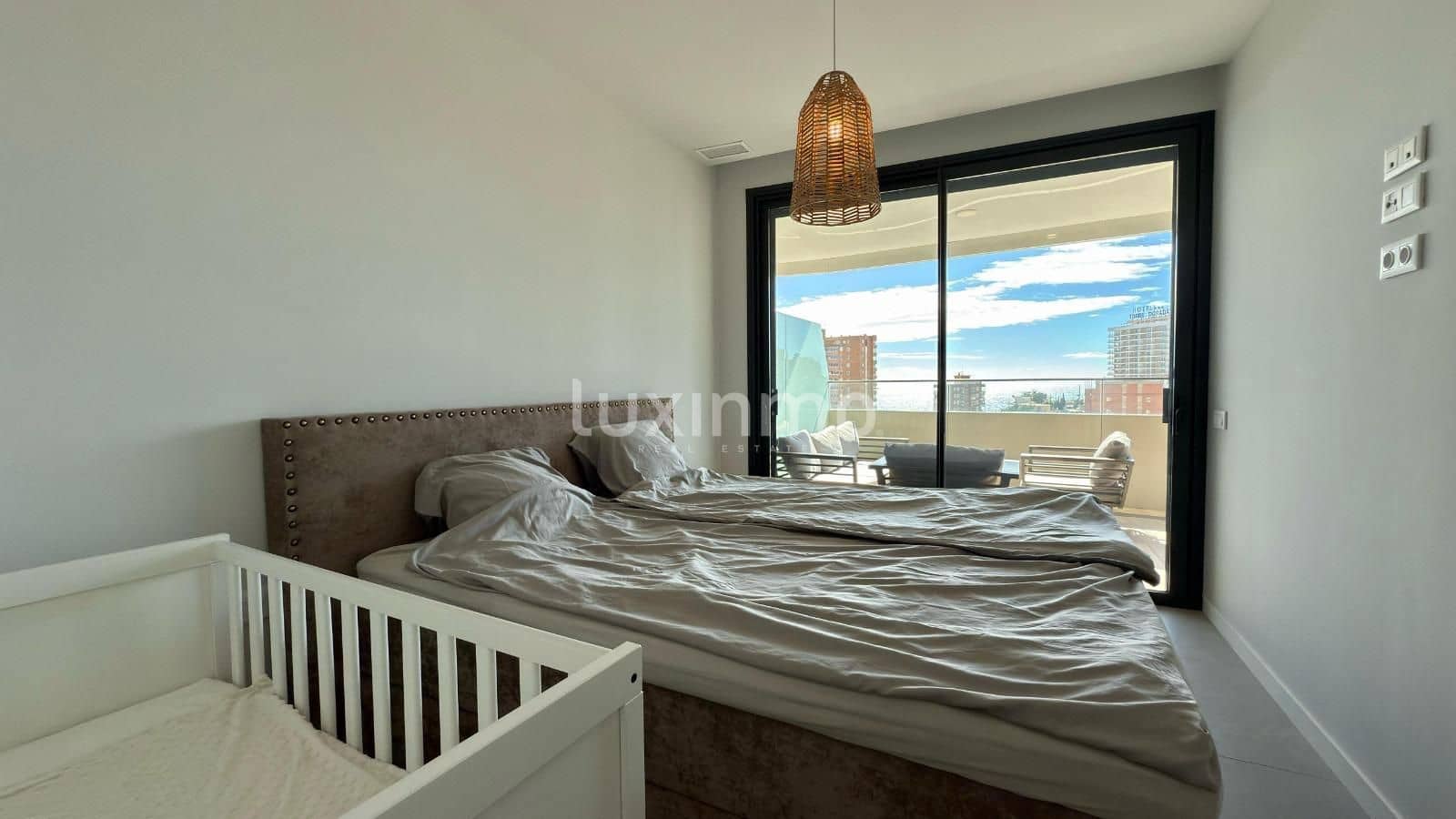 2 slaapkamer Appartement te koop in Benidorm met zwembad garage - € 495.000 (Ref: 9450271)