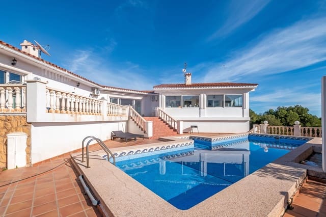 5 soverom Villa til salgs i La Nucia med svømmebasseng garasje - € 750 000 (Ref: 9450276)