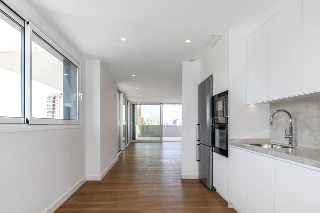 3 slaapkamer Appartement te koop in Benidorm met zwembad - € 820.000 (Ref: 9450284)