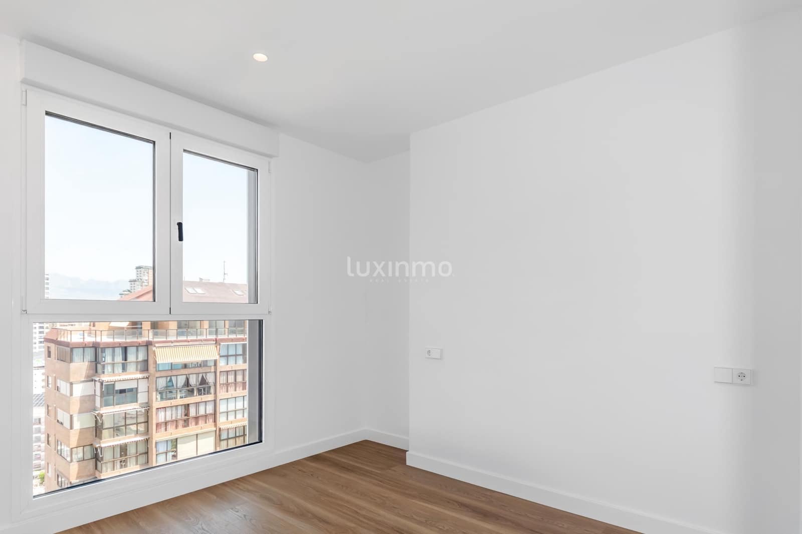 3 slaapkamer Appartement te koop in Benidorm met zwembad - € 820.000 (Ref: 9450284)