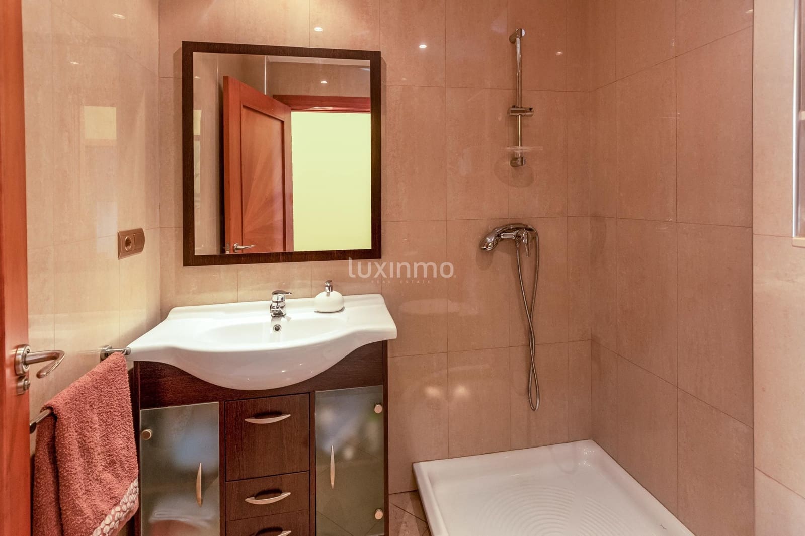 Chalet de 4 habitaciones en La Nucia en venta con piscina garaje - 825.000 € (Ref: 9451885)