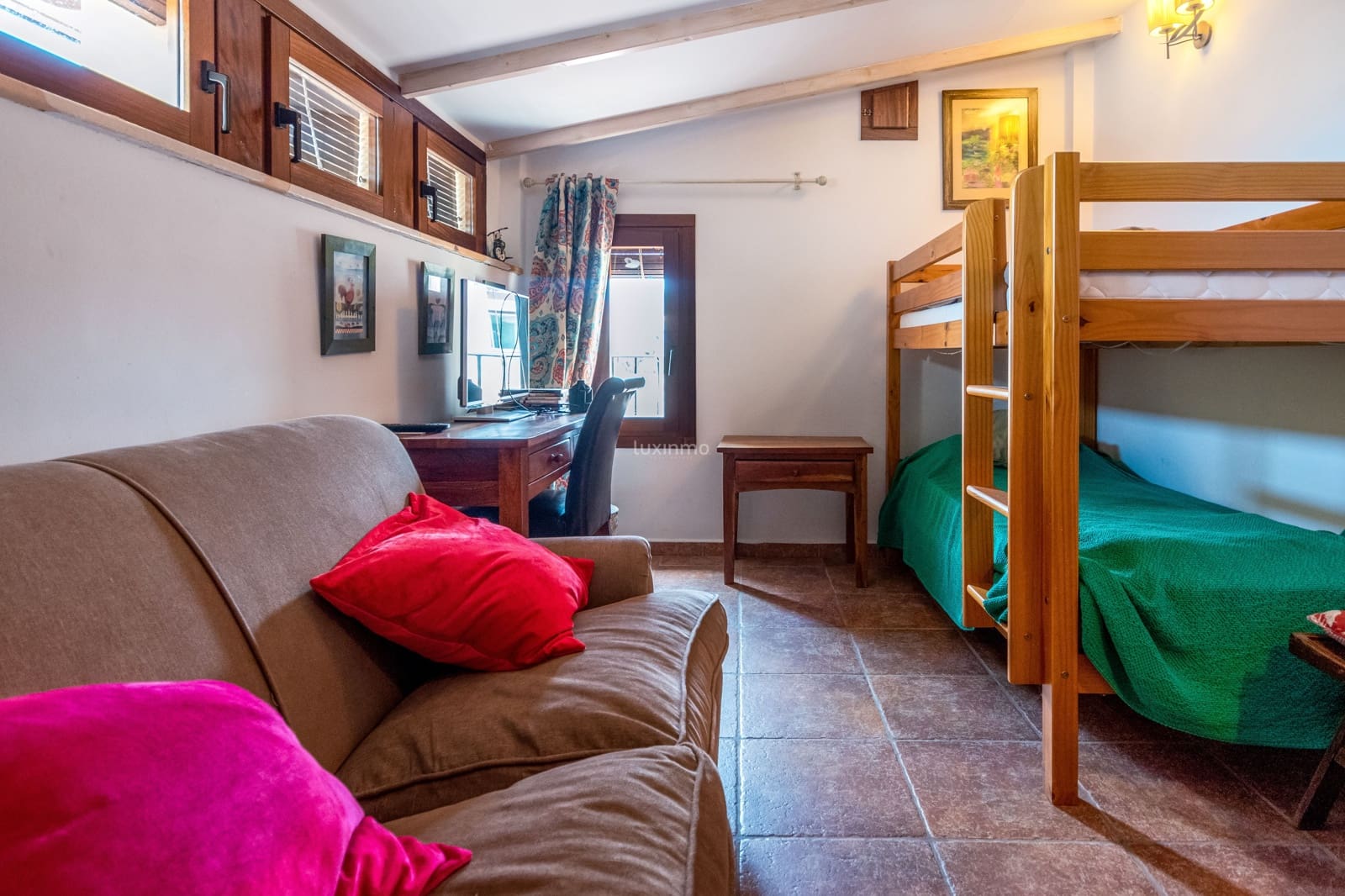 5 bedroom Villa for sale in La Nucia with garage - € 788,000 (Ref: 9451887)