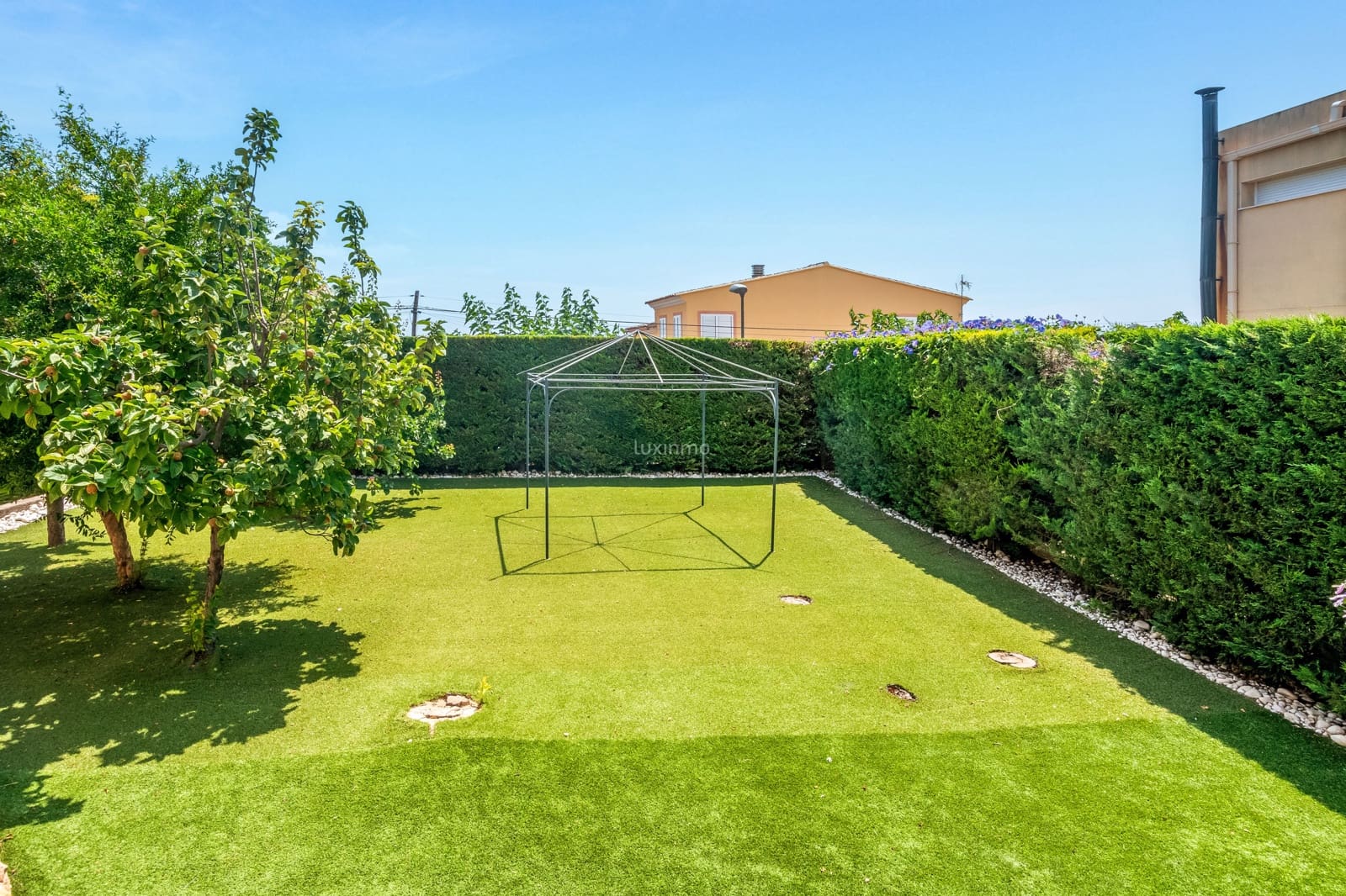 5 bedroom Villa for sale in La Nucia with garage - € 788,000 (Ref: 9451887)