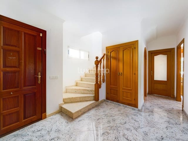 5 slaapkamer Villa te koop in Calpe / Calp met zwembad garage - € 625.000 (Ref: 9451888)