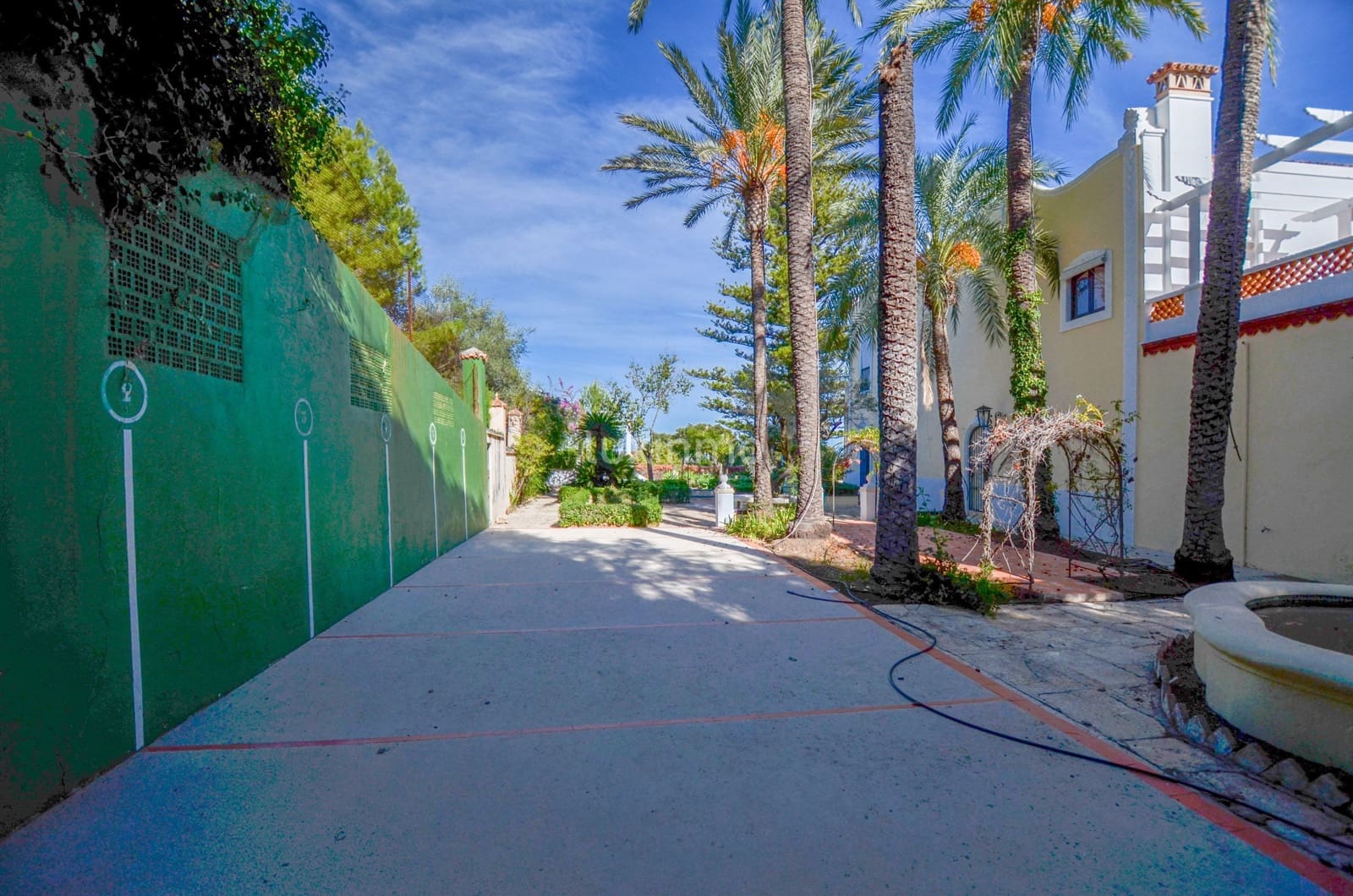 7 bedroom Villa for sale in Pego with pool garage - € 995,000 (Ref: 9452538)