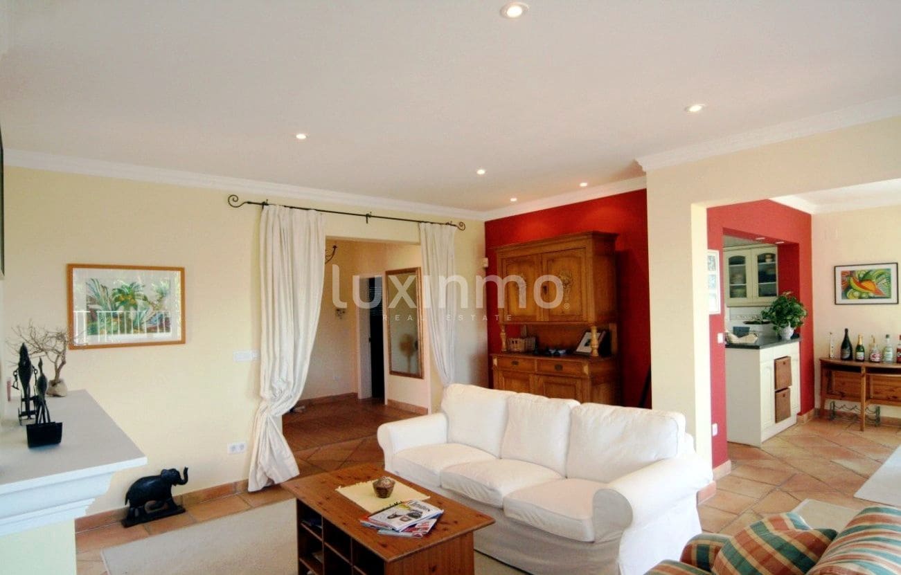 4 soverom Villa til salgs i Moraira med svømmebasseng garasje - € 965 000 (Ref: 9452546)