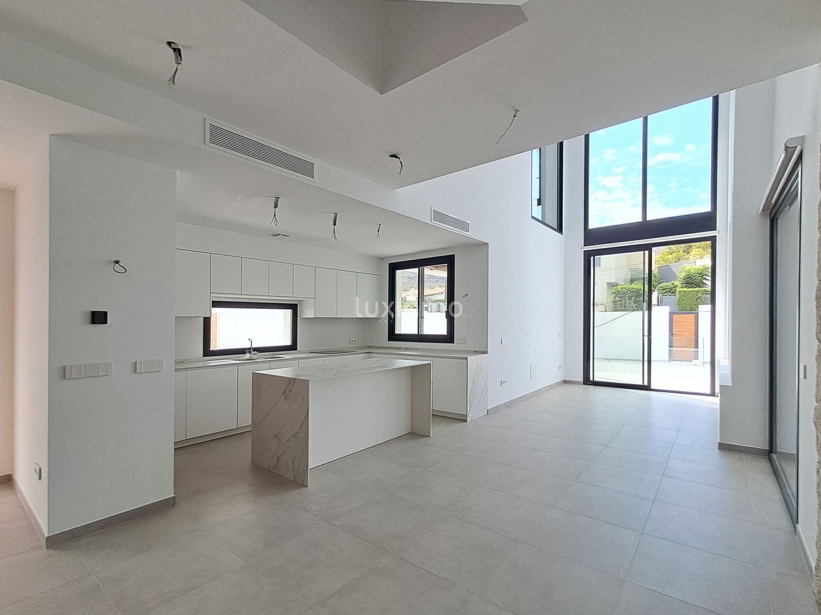 4 bedroom Villa for sale in Alfaz del Pi / L'Alfas del Pi with pool garage - € 875,000 (Ref: 9452547)