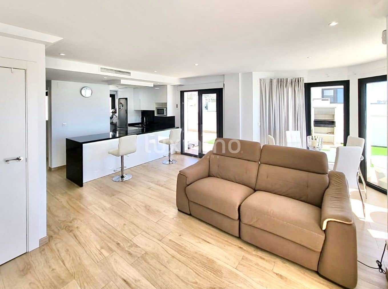 Chalet de 2 habitaciones en Finestrat en venta con piscina garaje - 420.000 € (Ref: 9453123)